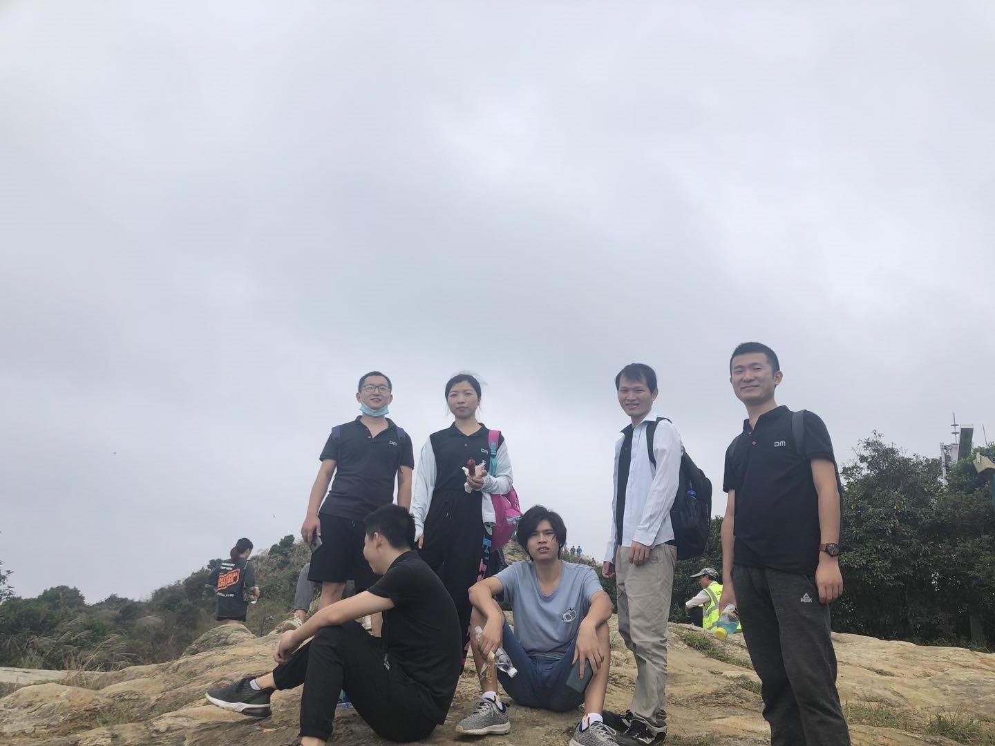 DM梁信科技2020年梧桐山爬山比赛